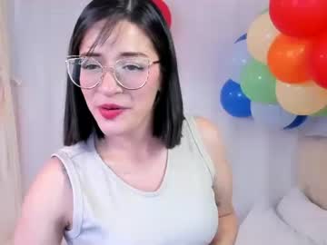 [29-09-23] ana_ruuh video with toys