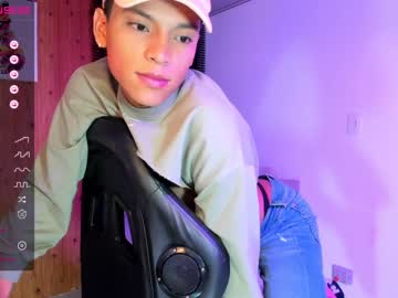 [22-02-23] andrew_depp record video with toys from Chaturbate