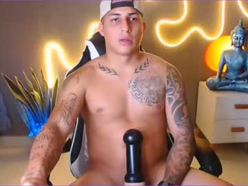 [19-04-24] aron_evanss public show video from Chaturbate
