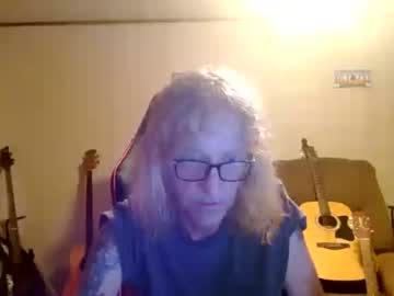 [28-08-22] hippie_rocker_69 public webcam from Chaturbate.com