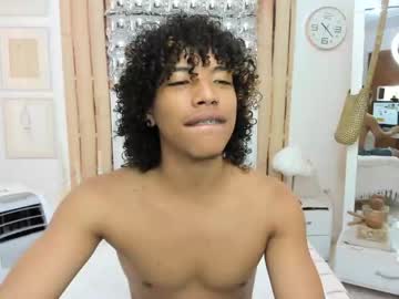 [05-05-22] curls_thompson record private show from Chaturbate