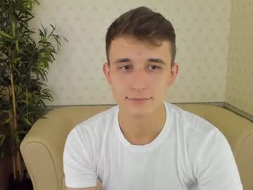 [21-04-22] andriburton public show from Chaturbate.com