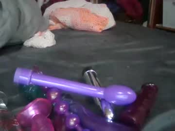 [18-07-22] ditzy_girl_69 record blowjob show from Chaturbate