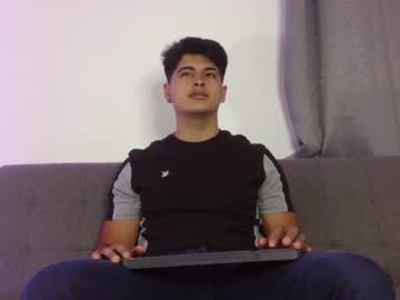 [26-03-24] _juanes__ chaturbate show with toys