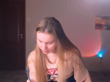 [08-11-23] kikies_ public webcam from Chaturbate