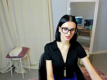 [07-11-23] maaddy_dior record video with dildo