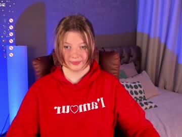 [30-03-24] salut_love public show video from Chaturbate