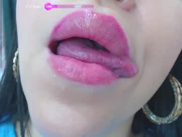 [01-02-24] krysten_ritter2 record cam show