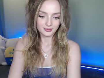 [18-11-22] fondnessa record public show video from Chaturbate