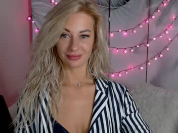 [15-08-22] _mia_cute_ public webcam video from Chaturbate.com