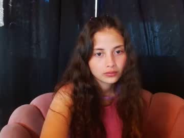 [18-07-23] petite_lily_ public webcam from Chaturbate.com