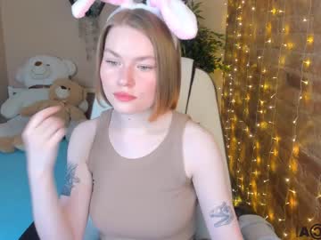 [13-11-23] chloe_blake public show