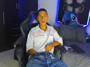 [30-11-23] kevin_fox13 premium show from Chaturbate