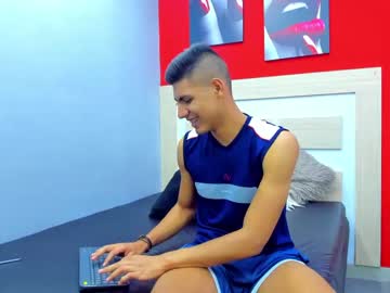 [25-03-22] aron_cifuentes record private XXX video