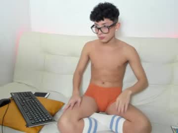 [01-12-22] stivenarias_16 chaturbate video with dildo