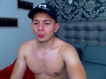 [02-01-22] andrewsmiith chaturbate toying