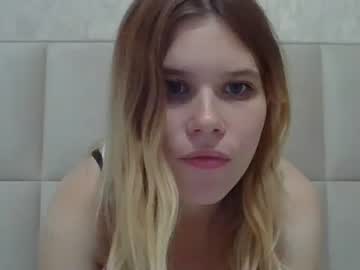 [29-10-22] paulina_becker video with toys