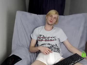 [18-01-22] desmond_holiday show with toys from Chaturbate