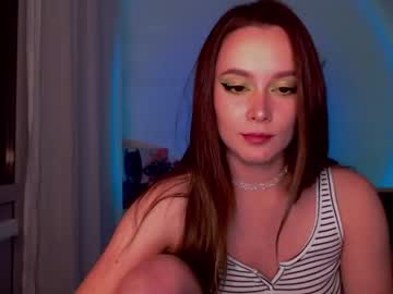 [17-11-22] riley_june record video with toys