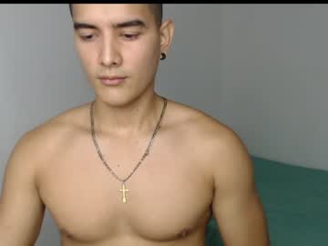 [08-03-22] god_king_ video with dildo from Chaturbate.com