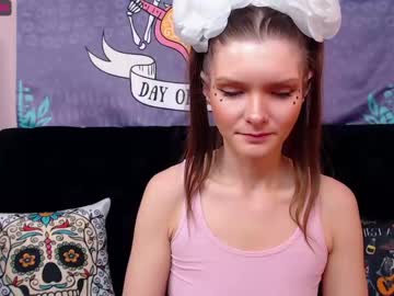 [30-10-22] crystall_fox record public show from Chaturbate