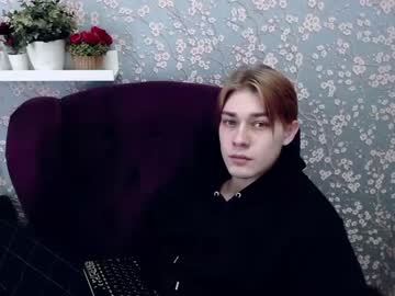 [17-04-22] willes_guard public show from Chaturbate