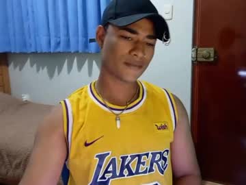 [07-04-22] carl_sweet02 public show video from Chaturbate