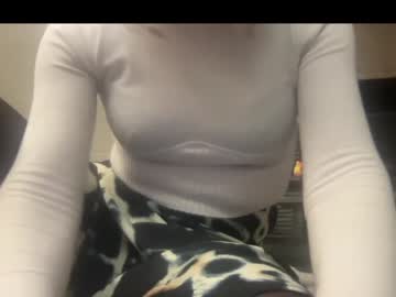 [08-03-23] charlotte_lotte public show from Chaturbate