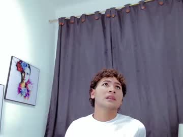 [15-12-22] twink_juan blowjob video from Chaturbate