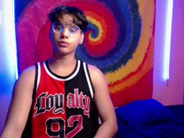 [25-07-23] cute_boy859 public show video from Chaturbate