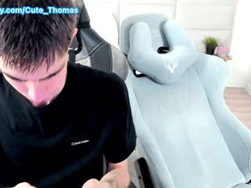 [27-12-23] cute_thomas record video with toys