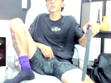 [11-04-24] bradjhonss record video with dildo from Chaturbate