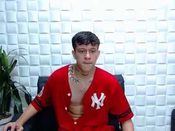 [04-12-22] kevin_hott21 video with toys from Chaturbate