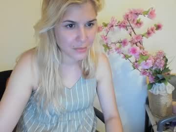 [05-07-23] mia________ public webcam video from Chaturbate.com