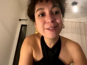 [06-01-22] frenchgirlcurls chaturbate video with dildo