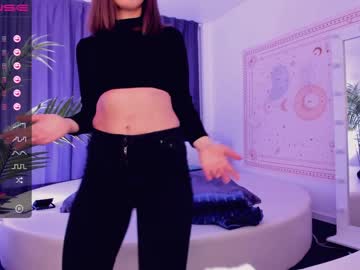 [17-02-22] sirena_cute video with toys