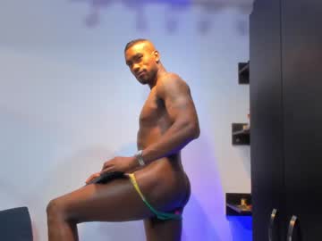 [18-10-23] tafari_1 public webcam from Chaturbate