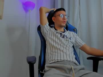 [01-04-24] timothy_jones1 public show from Chaturbate