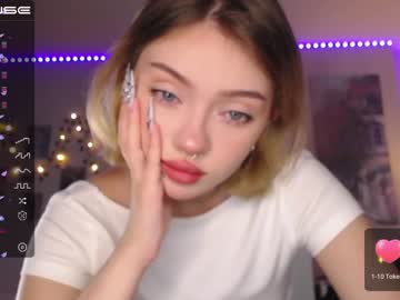 [23-07-23] adelewilson__ chaturbate public show