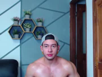[19-10-22] christopher_w cam video from Chaturbate