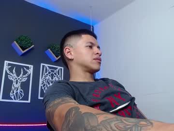 [22-10-22] derek_021 record private show from Chaturbate