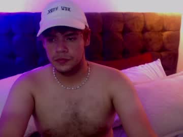 [18-11-23] gilem_grant record video with toys from Chaturbate