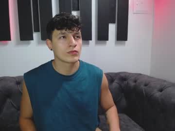 [16-08-22] dereck_wade public show from Chaturbate