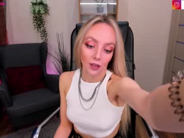 [06-10-22] _emily_sweety_ record public show video from Chaturbate