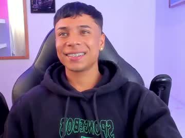 [06-02-24] drake_the_kingmaster public show from Chaturbate