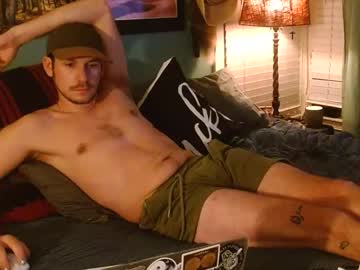 [22-11-22] kylecloudz public webcam from Chaturbate.com