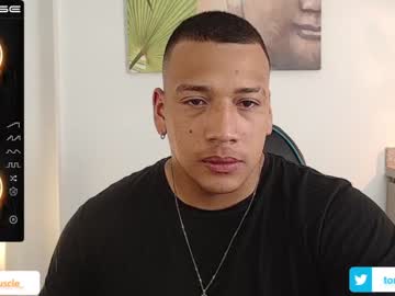 [13-08-23] tom_muscle_ show with toys from Chaturbate