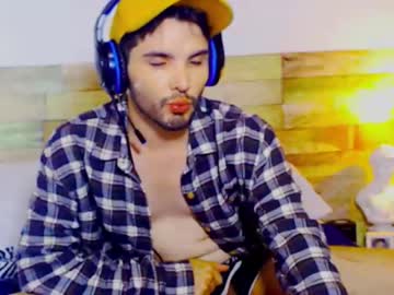 [17-04-24] camilosaennz record video with toys from Chaturbate