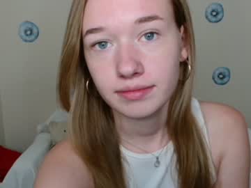 [09-09-22] little_bee454 record public webcam from Chaturbate