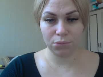 [25-11-23] mila_2020 public webcam from Chaturbate